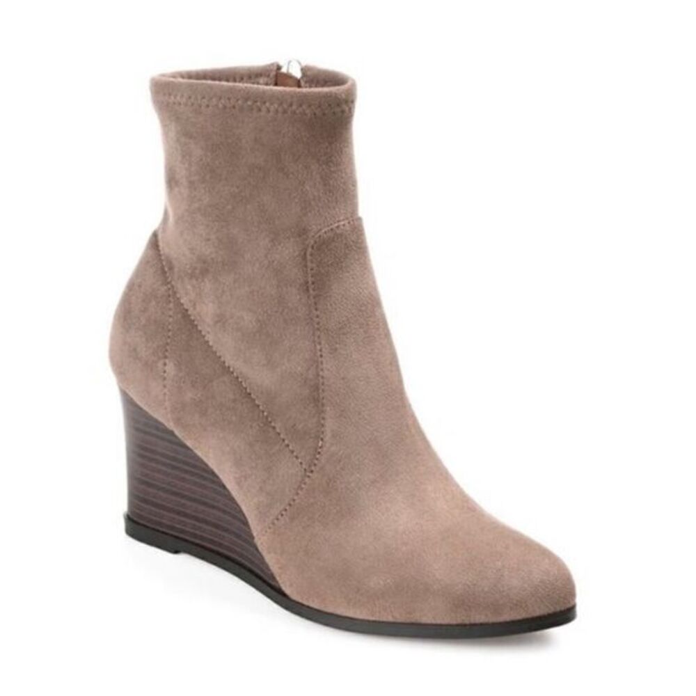 ‎Journee Collection Wedge Bootie